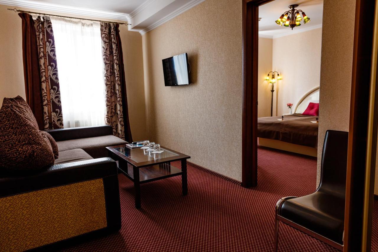 Argo Hotel ลวีฟ ภายนอก รูปภาพ