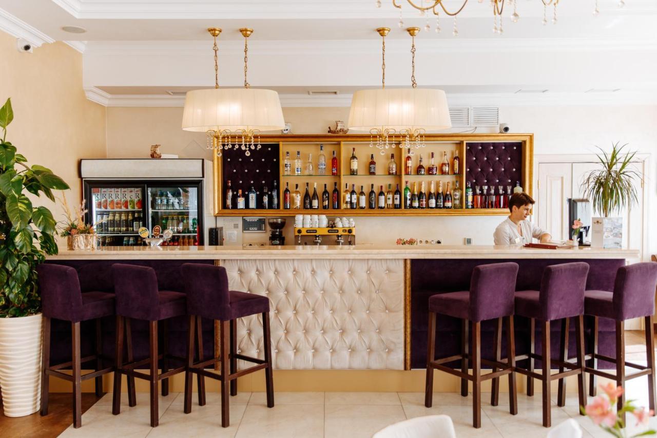 Argo Hotel ลวีฟ ภายนอก รูปภาพ
